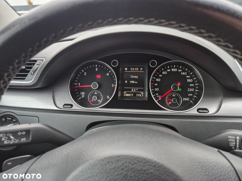 Volkswagen Passat - 15