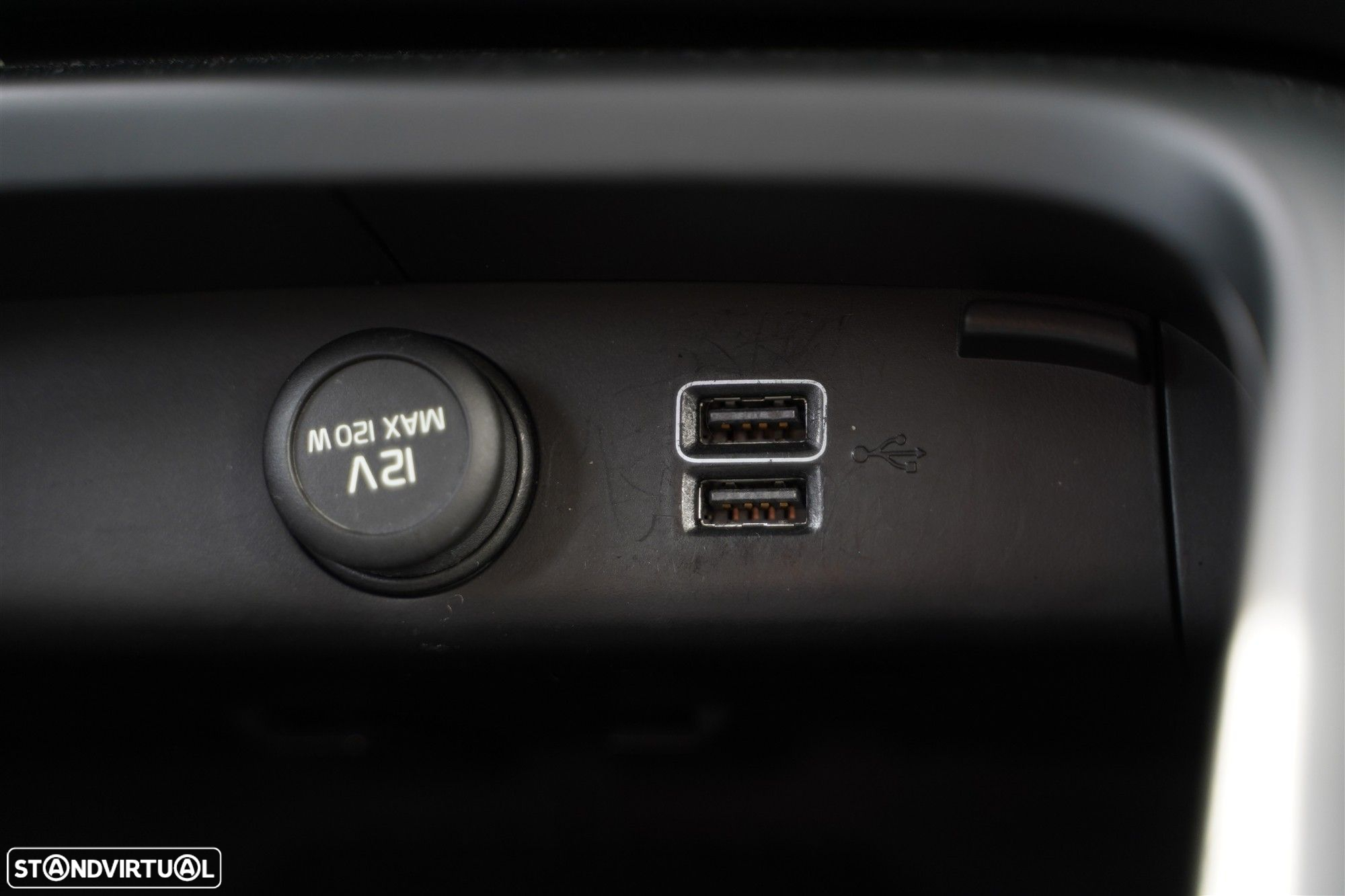 Volvo XC 40 2.0 D3 Momentum - 23