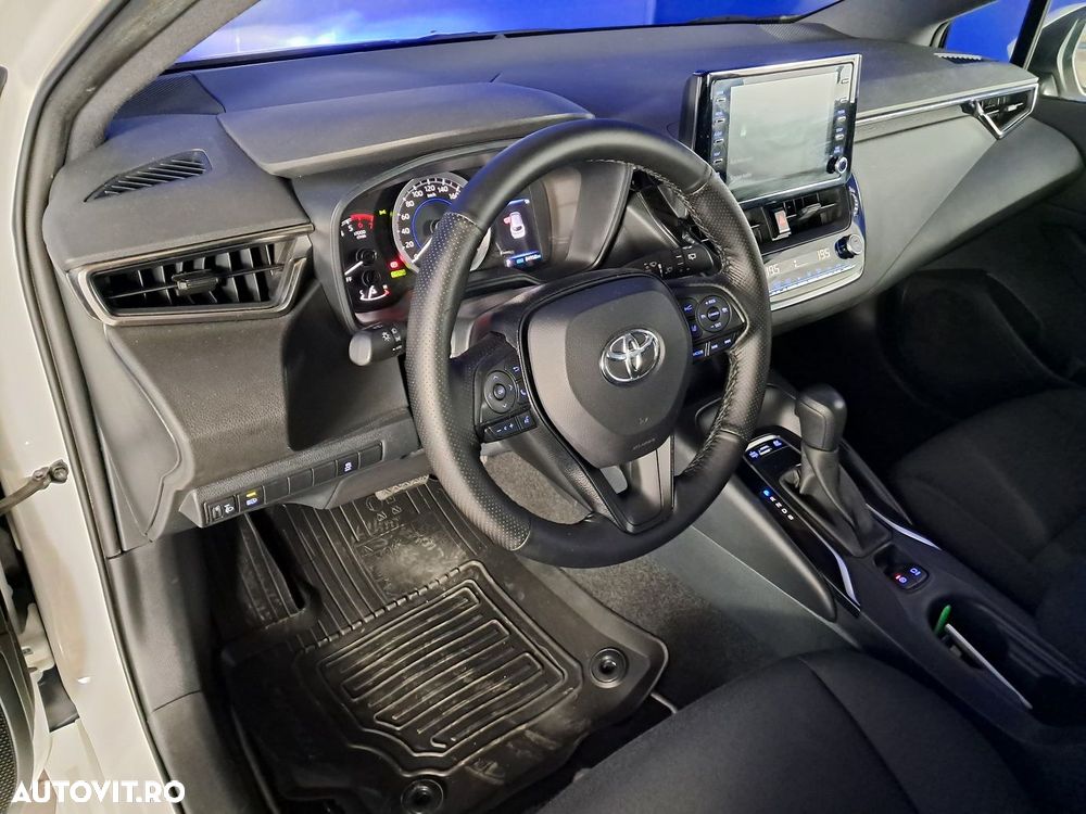Toyota Corolla - 10