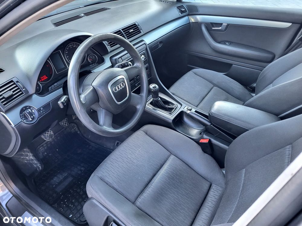 Audi A4 Limousine - 9