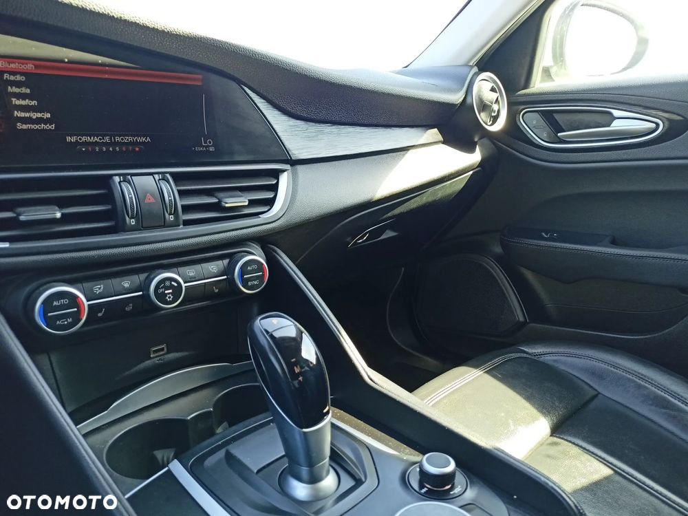 Alfa Romeo Giulia - 15
