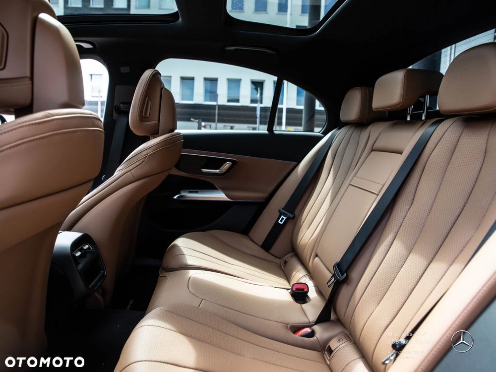 Mercedes-Benz Klasa E 220 d mHEV 4-Matic AMG 9G-Tronic - 12