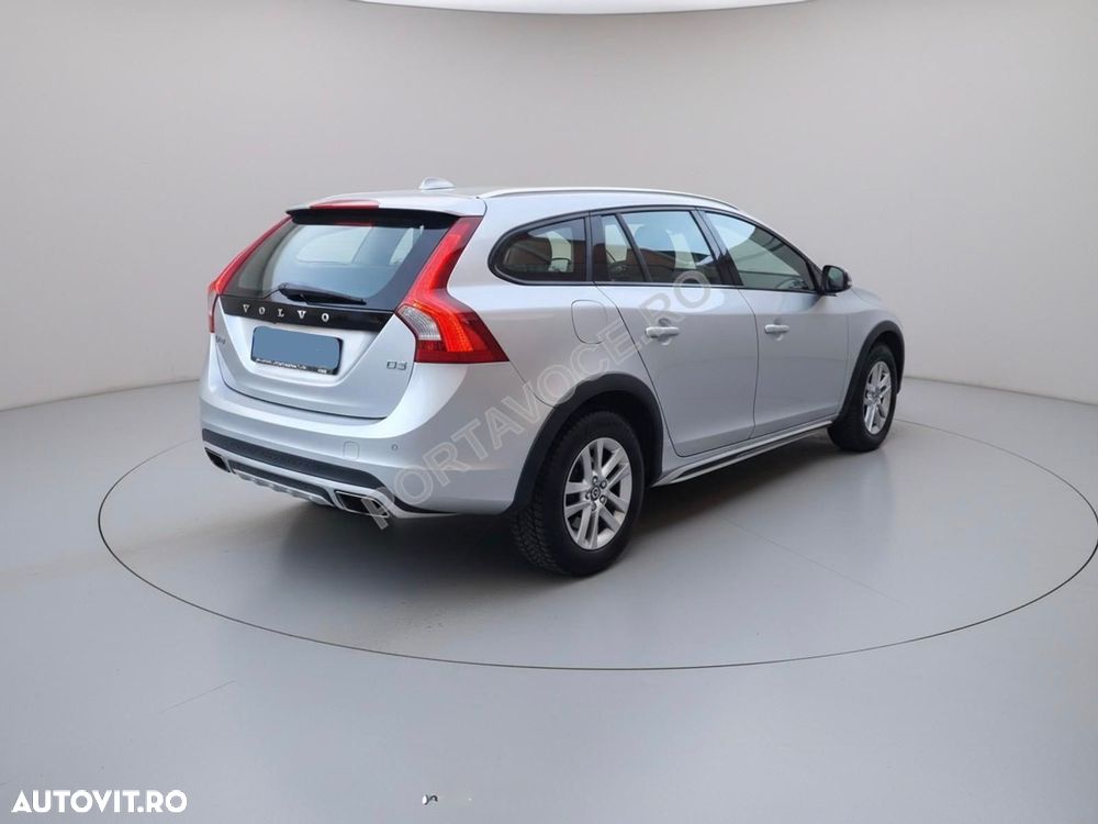 Volvo V60 Cross Country D4 AWD Geartronic - 4