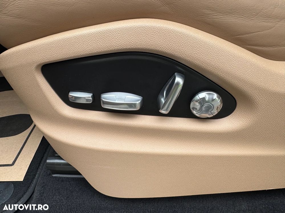 Porsche Cayenne - 31