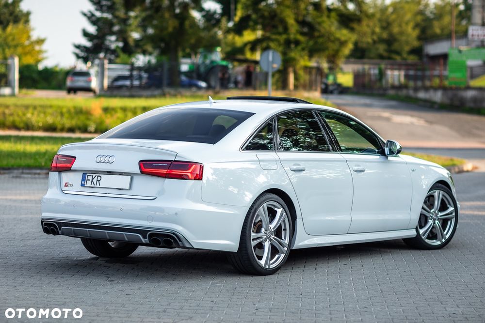 Audi S6 Limousine - 13