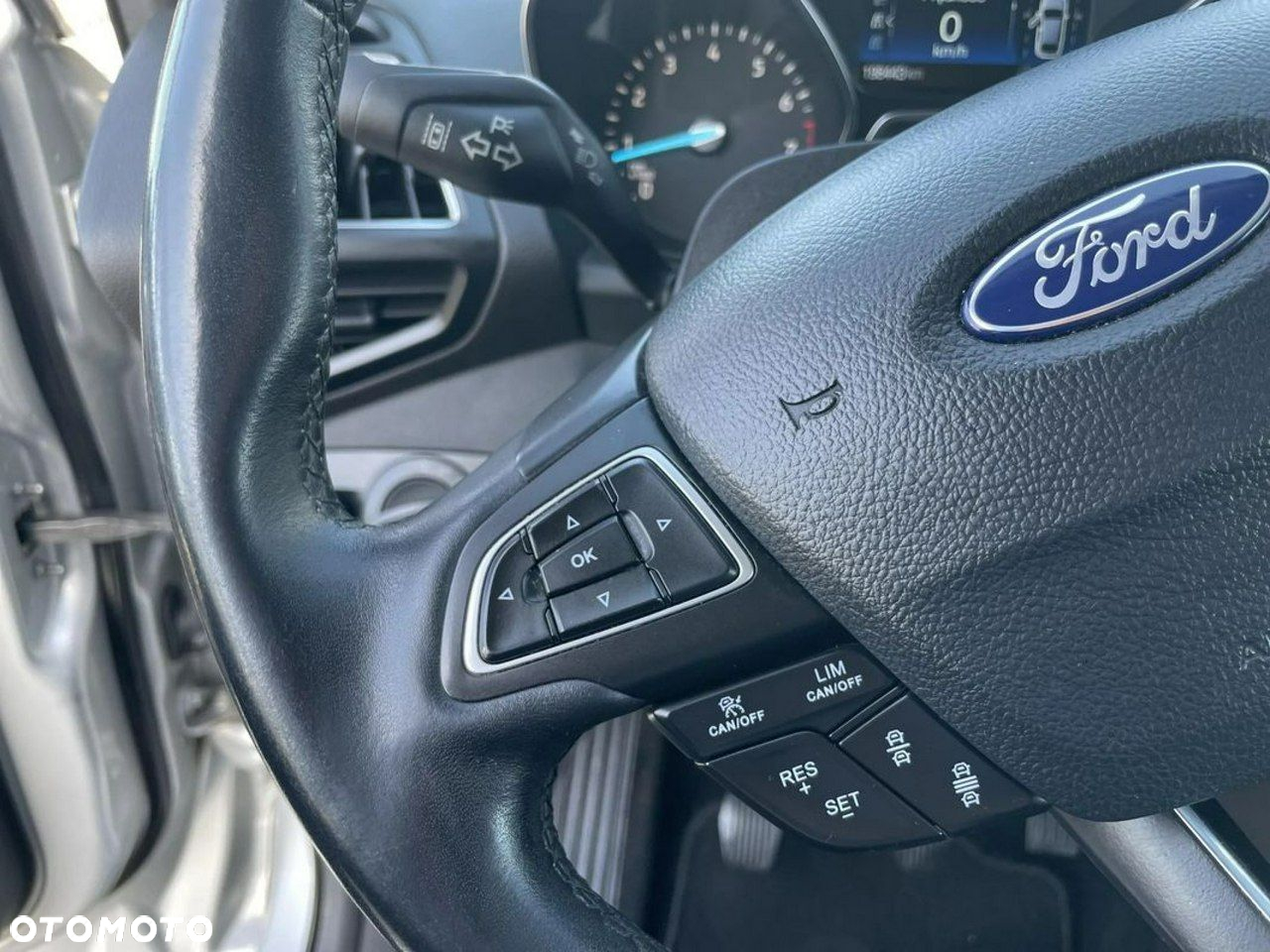 Ford Kuga 1.5 EcoBoost FWD Titanium ASS - 24