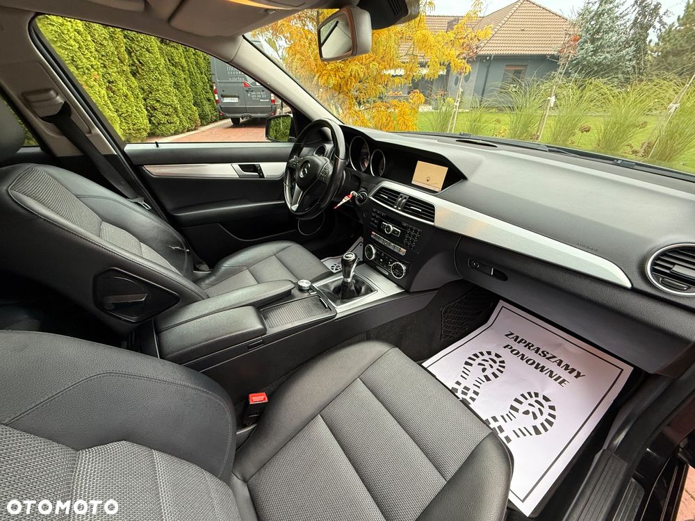 Mercedes-Benz Klasa C 180 CGI BlueEff Avantgarde - 9