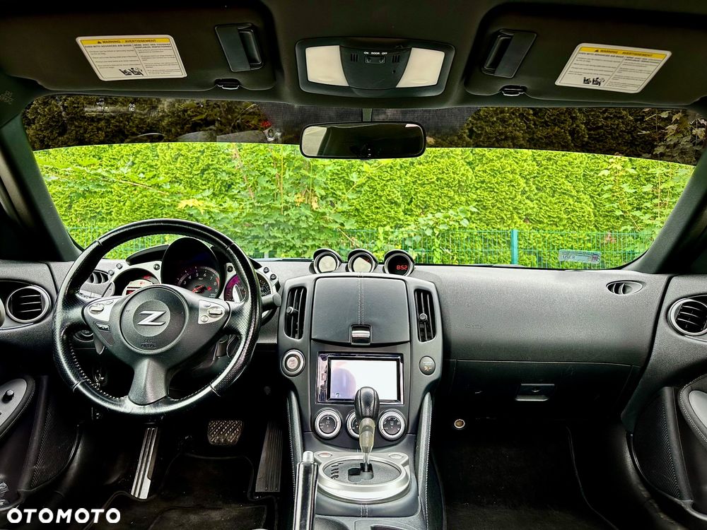 Nissan 370 Z - 10