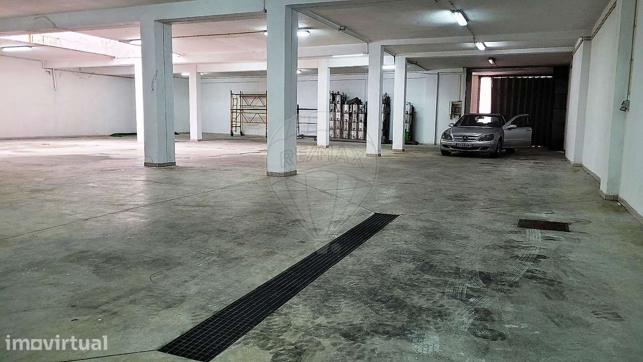 Armazém T0 para arrendamento - Grande imagem: 2/13