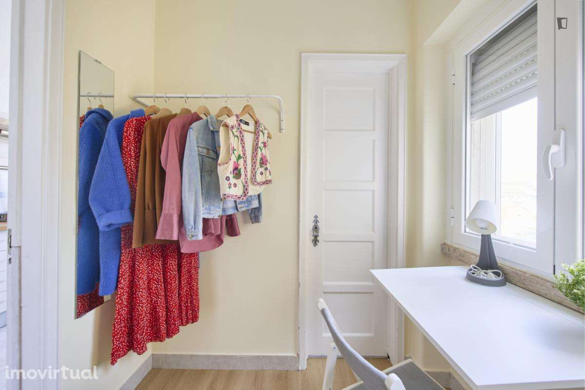 Quarto - localizado em Roma-Areeiro Lisbon - Grande imagem: 4/17