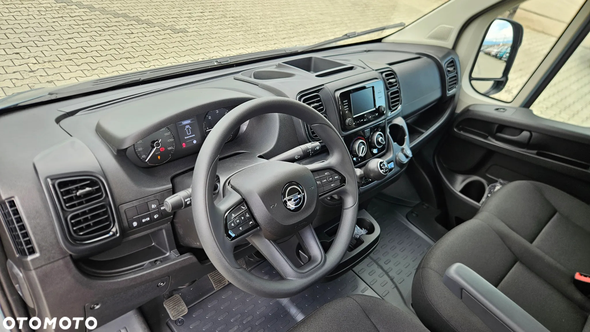 Opel Movano - 8
