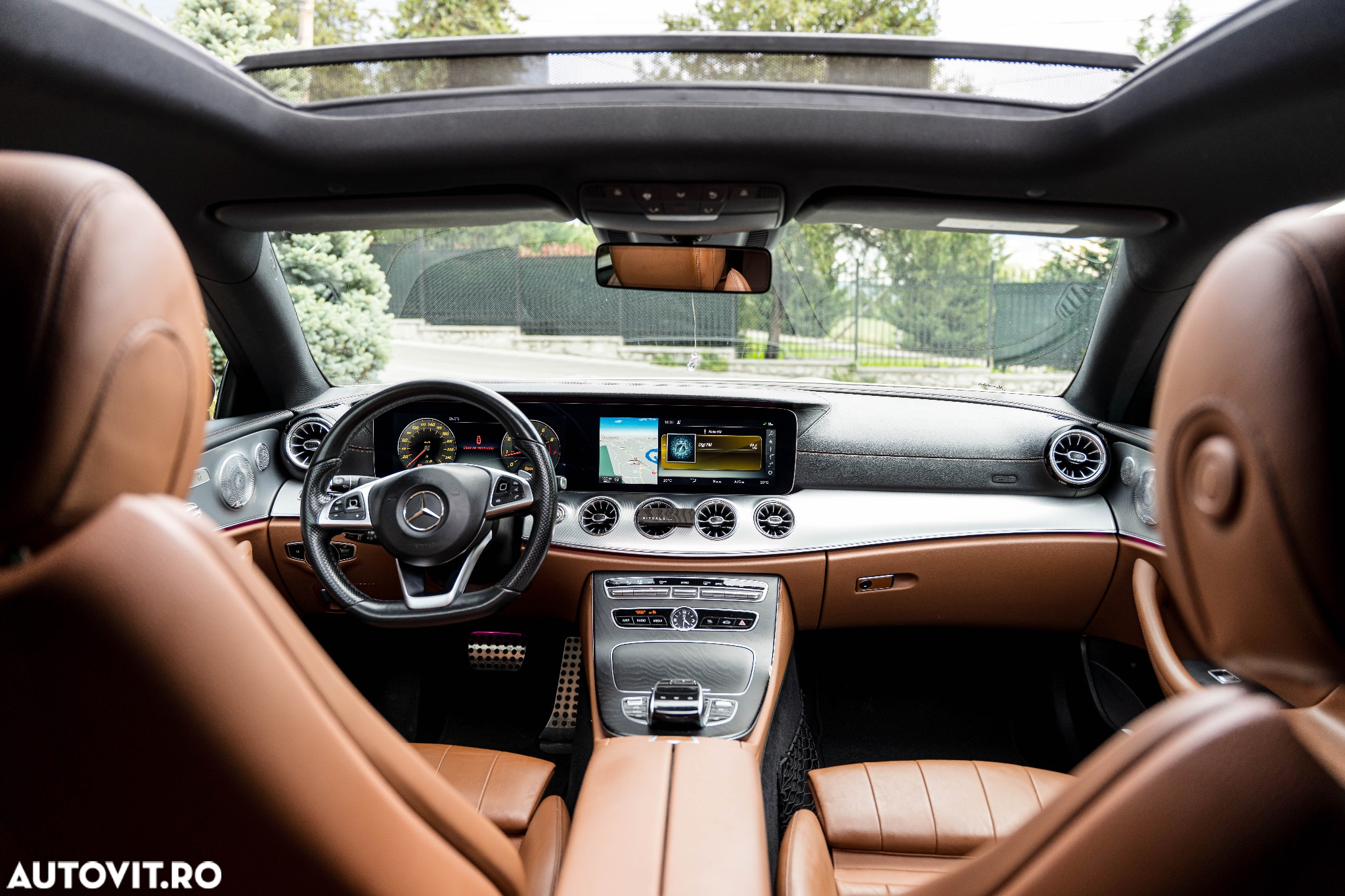Mercedes-Benz E 300 Coupe 9G-TRONIC AMG Line - 17