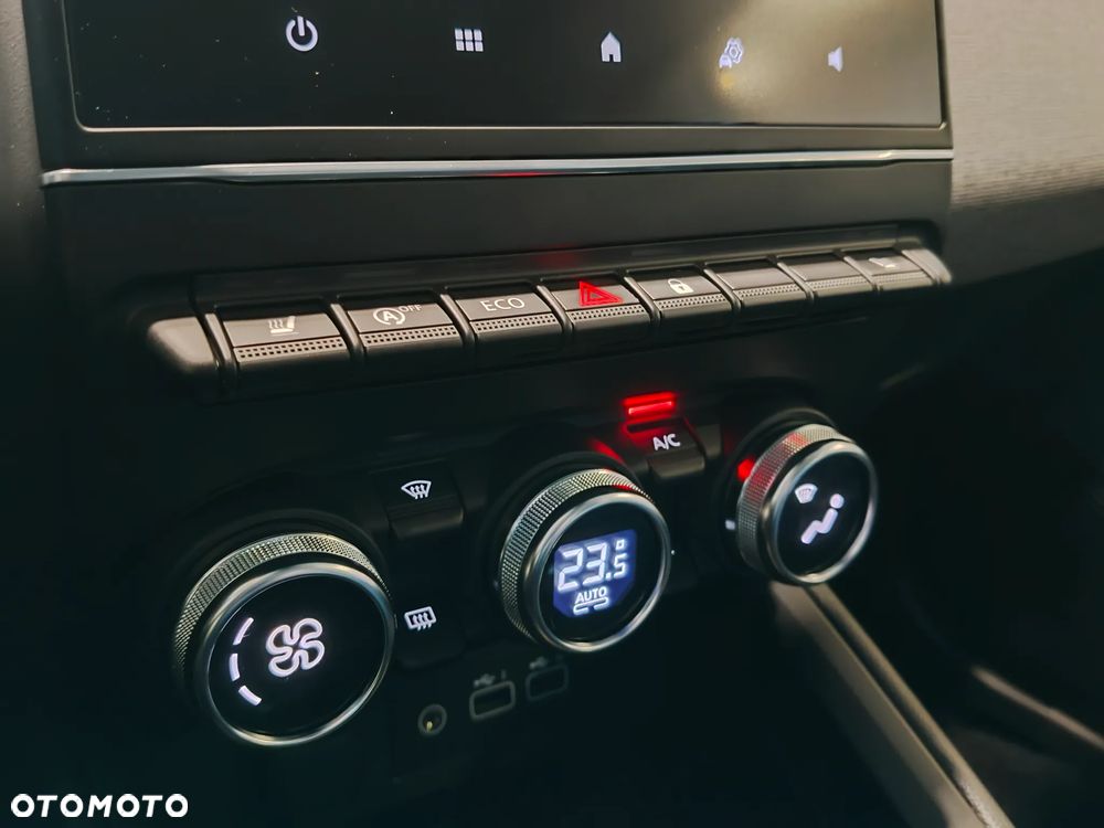 Mitsubishi Colt 1.0T Invite Style Cold - 12