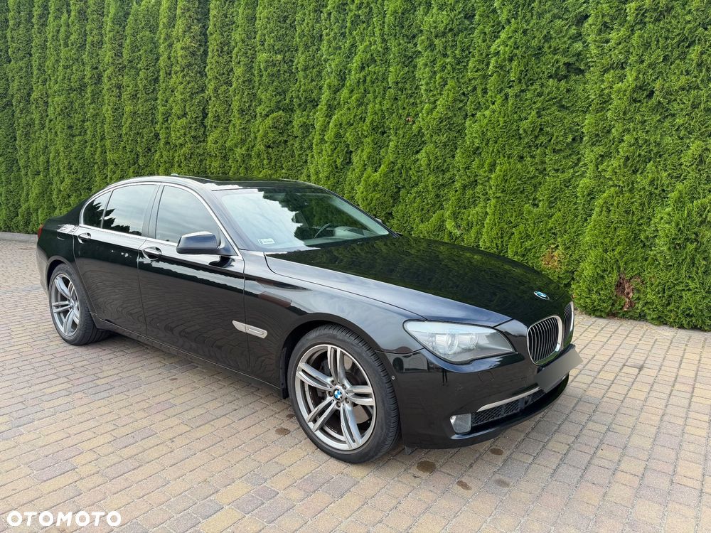 BMW Seria 7 750i - 4