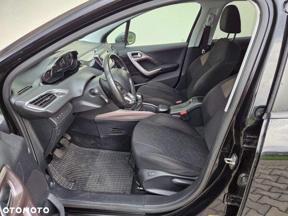 Peugeot 2008 - 8