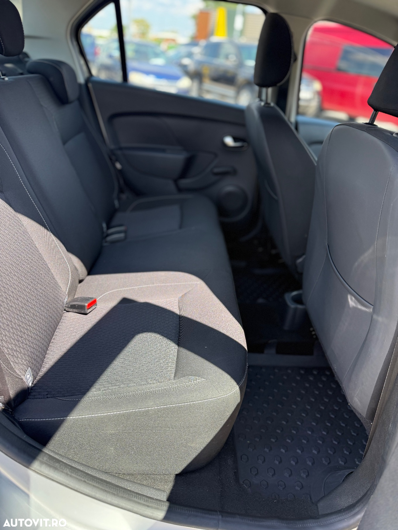 Dacia Logan TCe 90 Essential - 7
