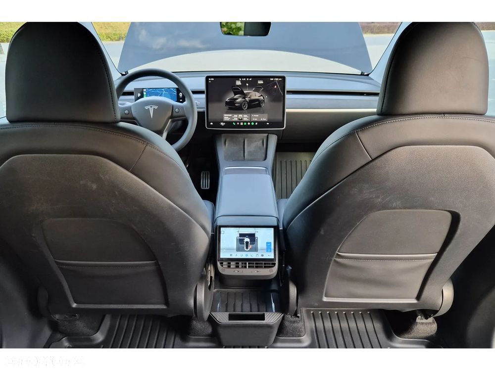 Tesla Model Y Performance AWD - 17