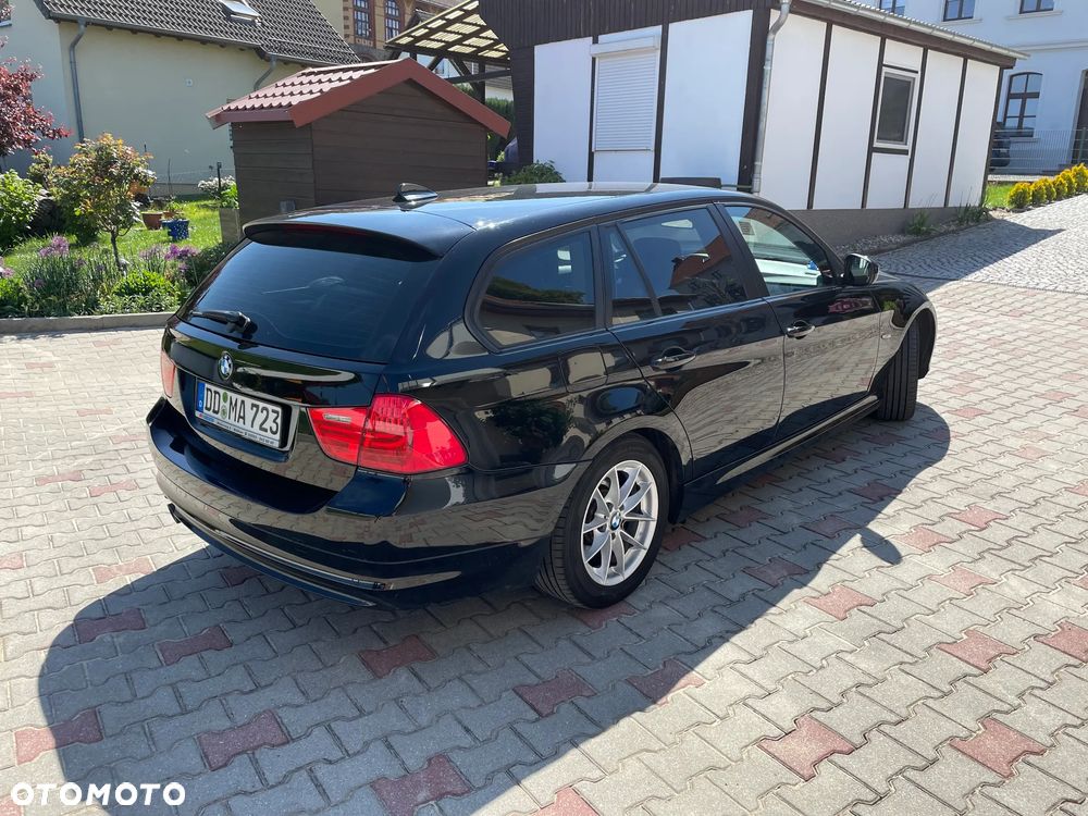 BMW Seria 3 320d xDrive - 4