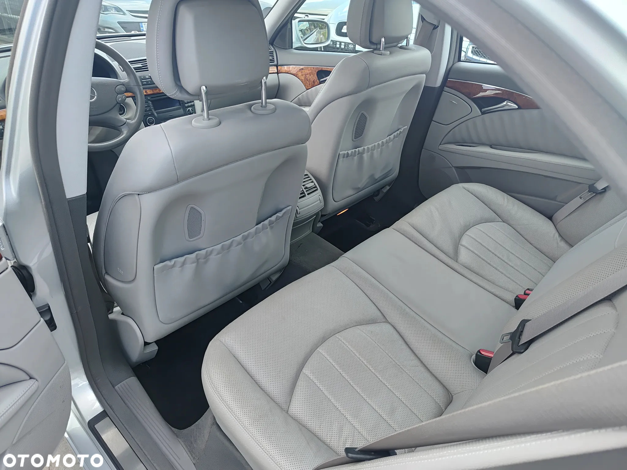 Mercedes-Benz Klasa E 300 Elegance - 12