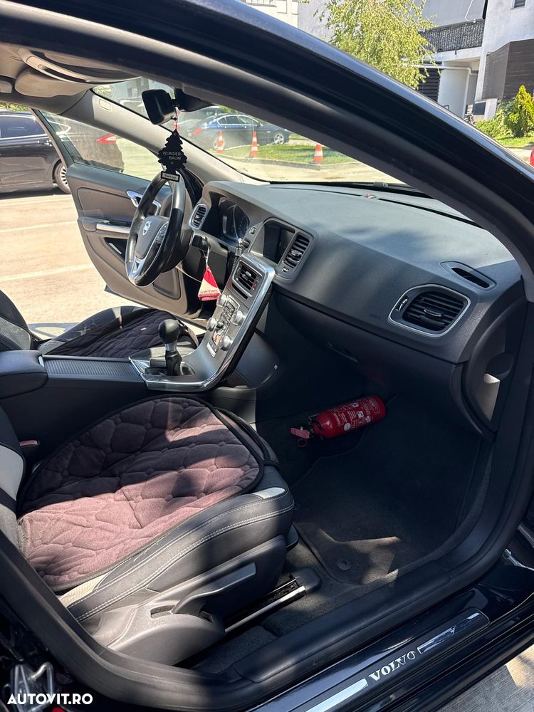 Volvo S60 D2 Start-Stop R-Design - 9