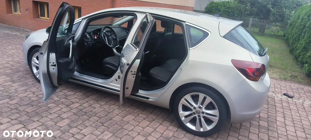 Opel Astra IV 1.7 CDTI Cosmo - 19