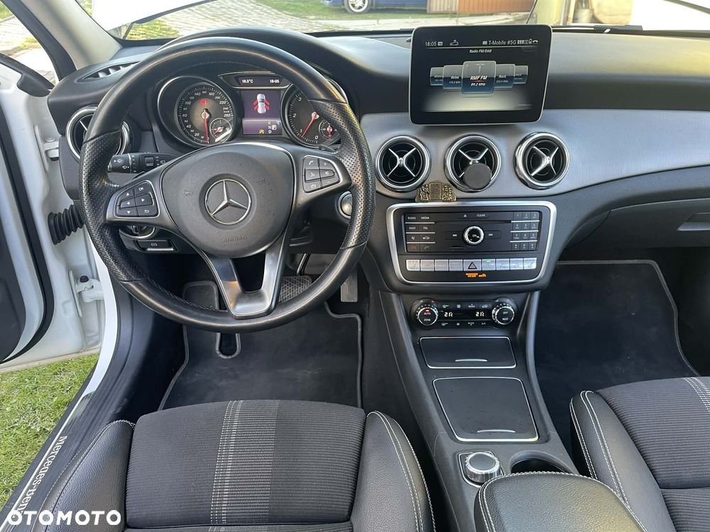 Mercedes-Benz GLA 200 d 4Matic 7G-DCT UrbanStyle Edition - 9