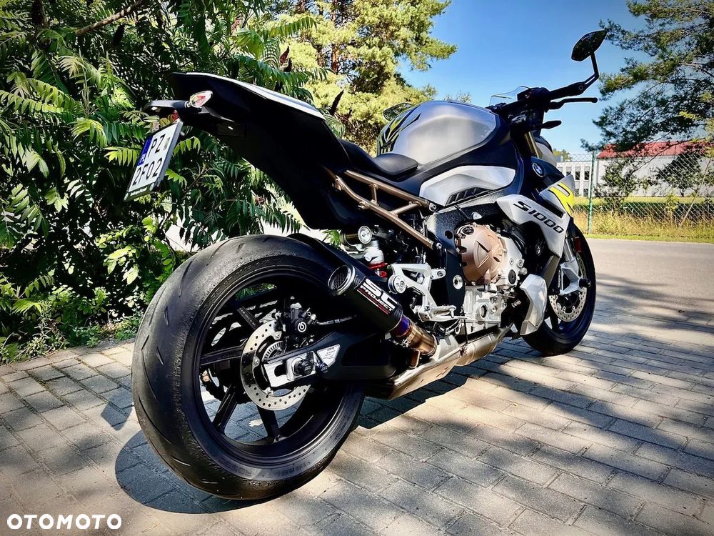 BMW S - 4