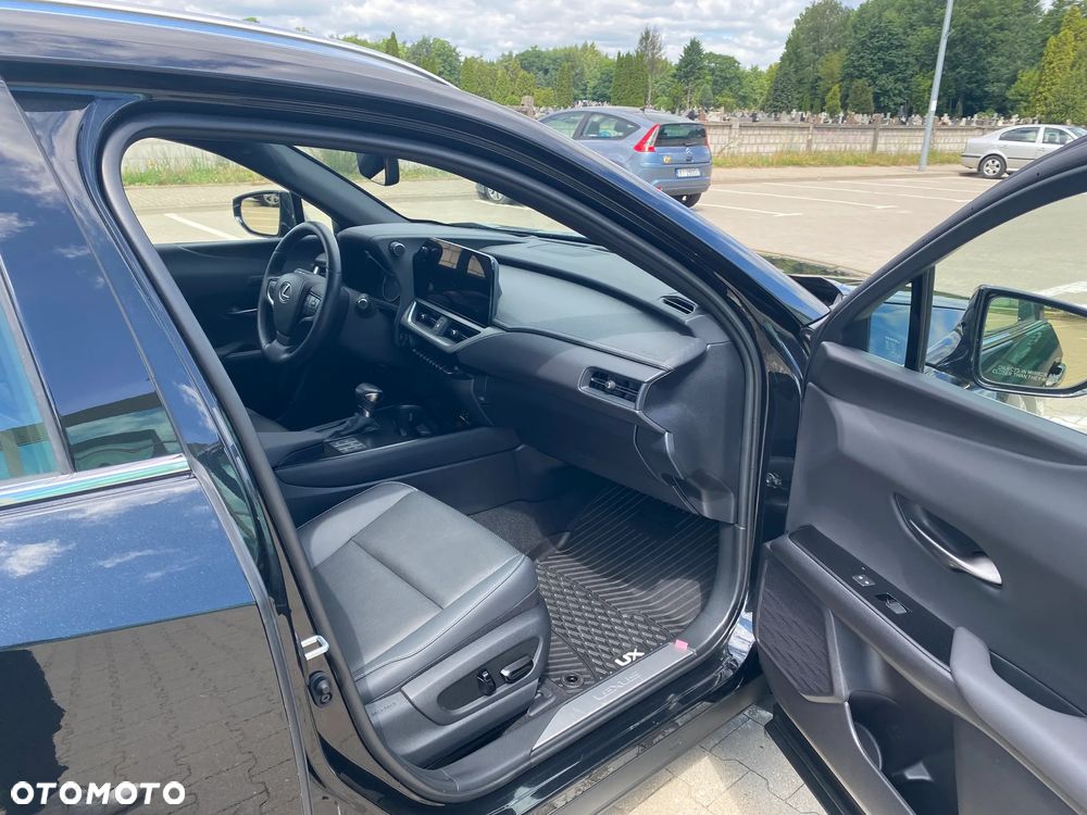 Lexus UX - 7