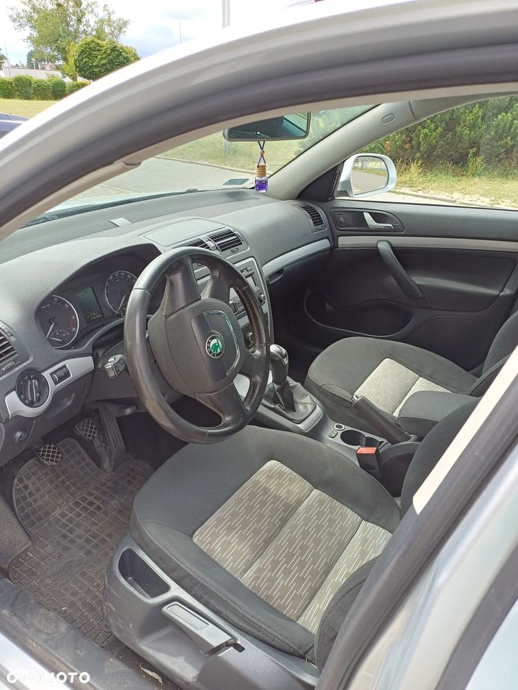 Skoda Octavia 1.8 TSI Family Plus - 9