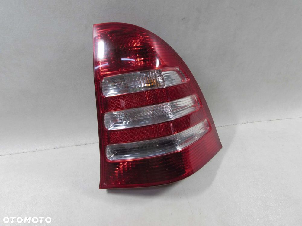 MERCEDES C KLASA W203 KOMBI LIFT LAMPA PRAWY TYL 2038202464 04-07 - 7