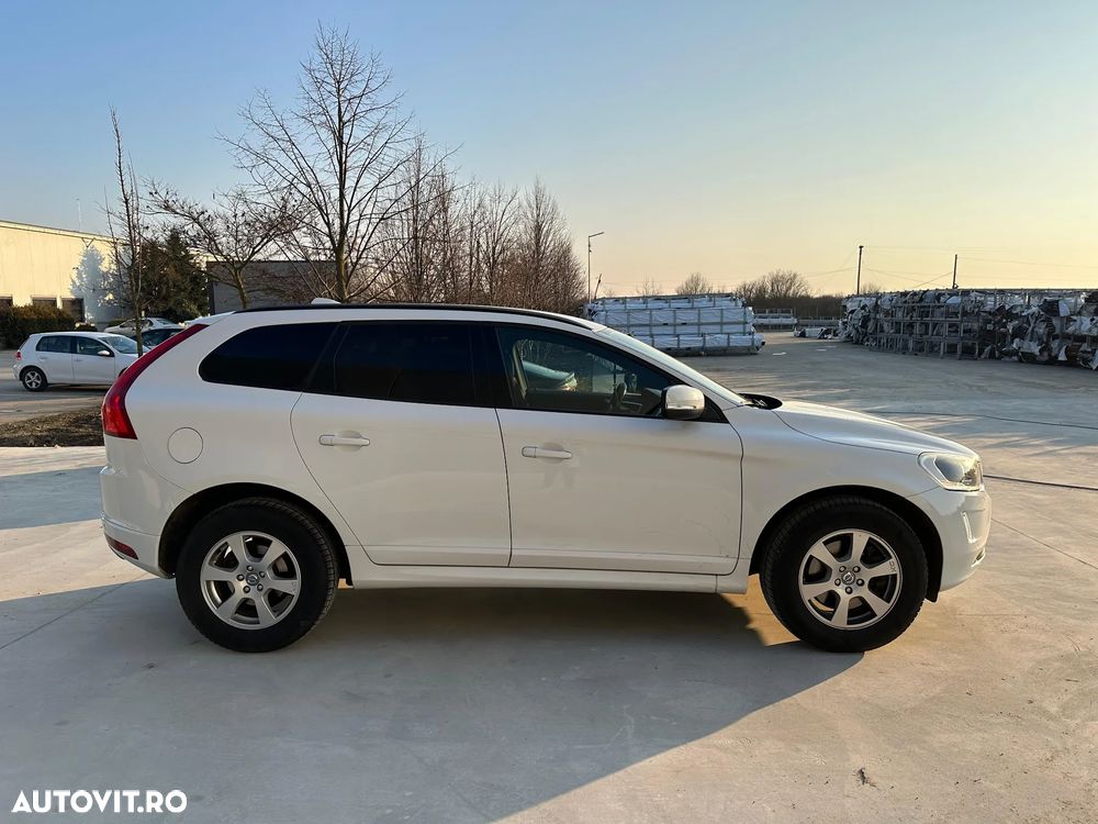 Volvo XC 60 2.4D AWD Kinetic - 2