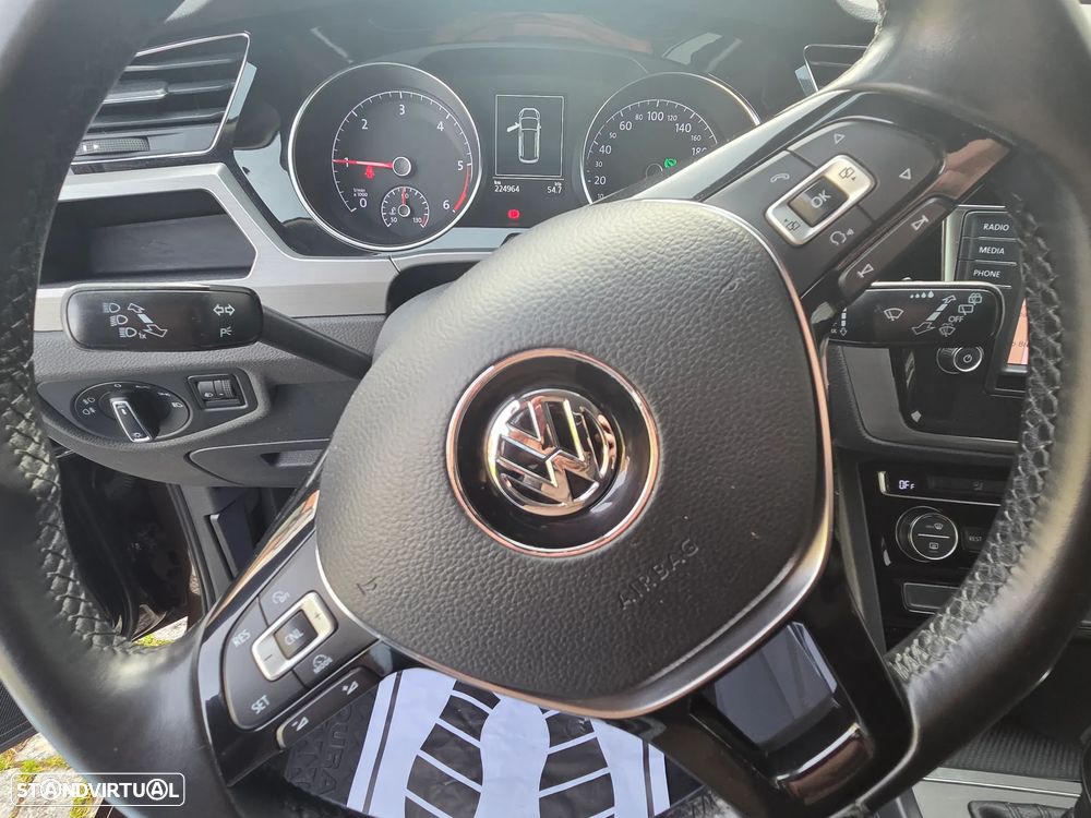 VW Touran 2.0 TDI Highline DSG - 9