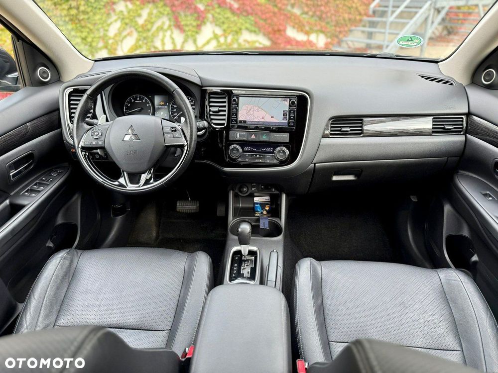 Mitsubishi Outlander - 6