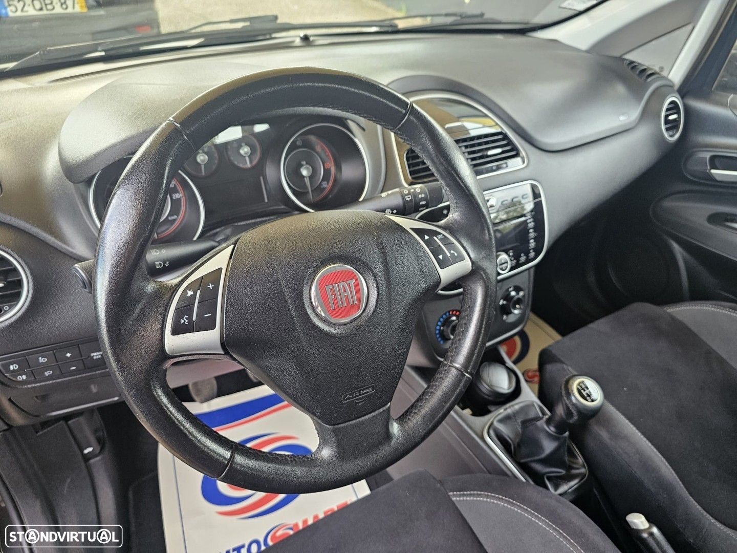 Fiat Punto 1.3 M-Jet Lounge S&S - 8