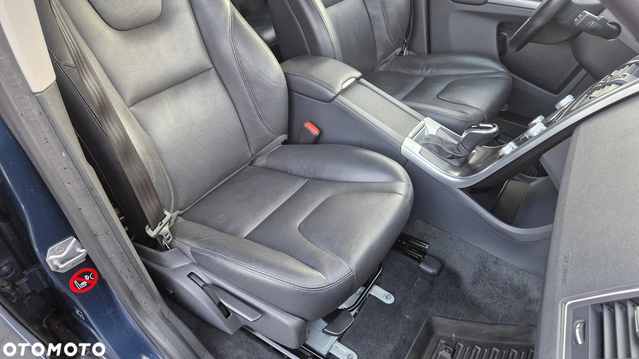 Volvo XC 60 D4 Geartronic Momentum - 28