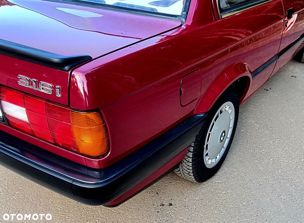 BMW Seria 3 ver-316i - 12