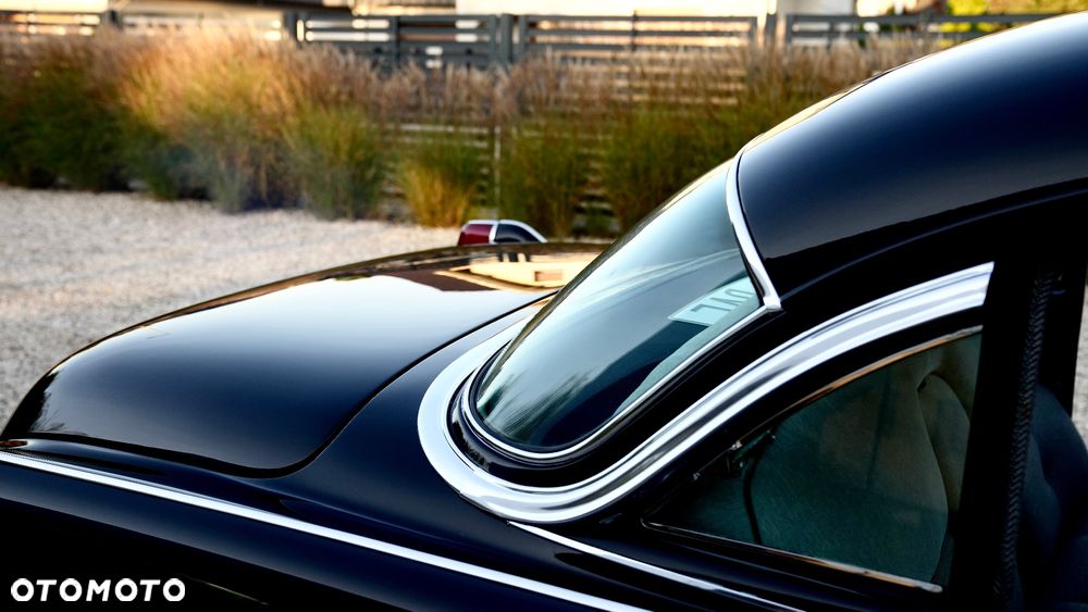 Cadillac Deville - 24