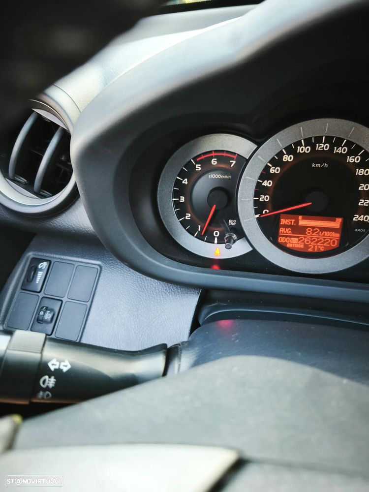 Toyota RAV4 2.2 D-4D X NAVI - 15