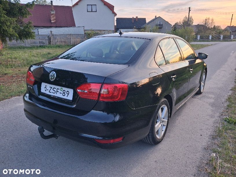 Volkswagen Jetta 1.2 TSI BlueMotion Technology Life - 8