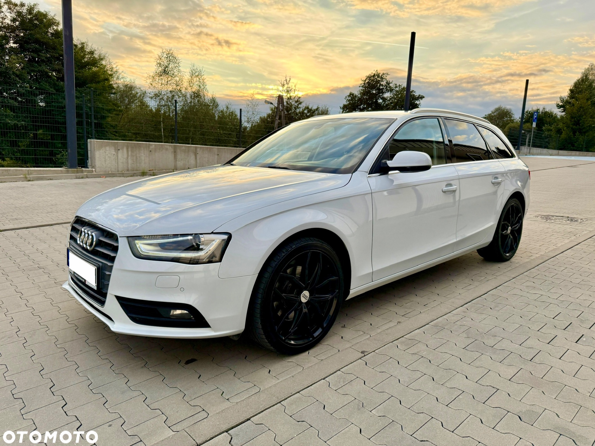 Audi A4 Avant 2.0 TDI - 10