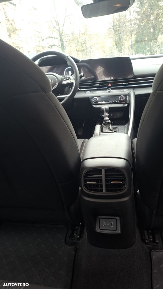 Hyundai Elantra 1.6 l 123 CP 6MT Highway - 5