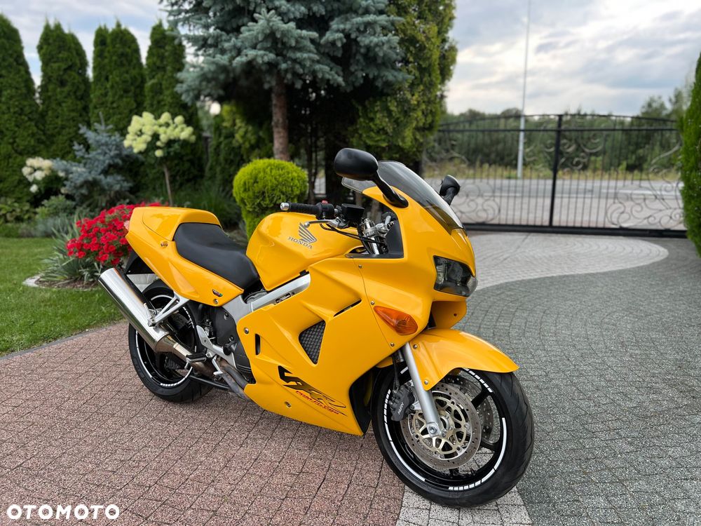 Honda VFR - 1