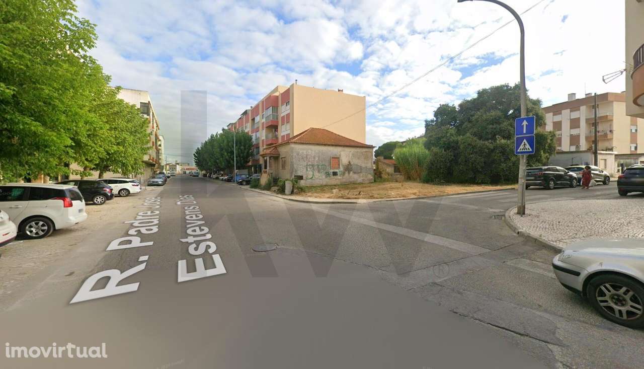 Moradia no centro do Pinhal Novo / Viabilidade de construção de um pré - Grande imagem: 4/4