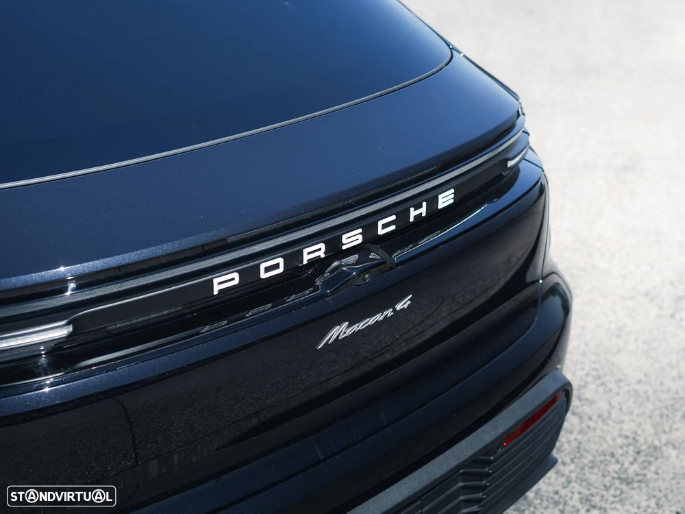 Porsche Macan Electric 4 - 35
