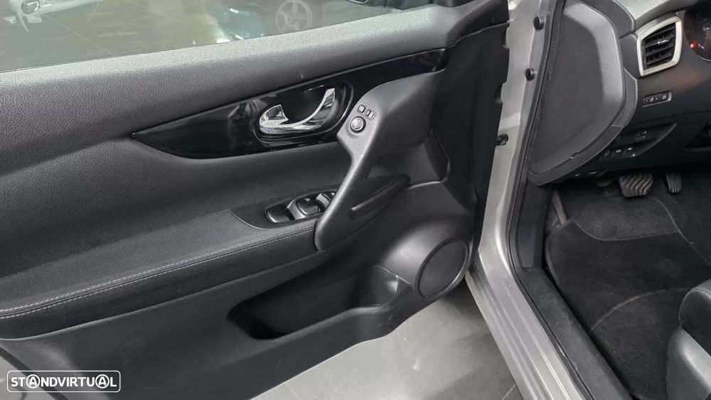 Nissan Qashqai 1.6 dCi N-Connecta 18 Xtronic - 4