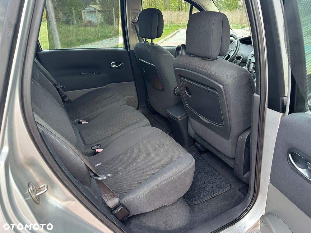 Renault Scenic 2.0 16V Dynamique - 32