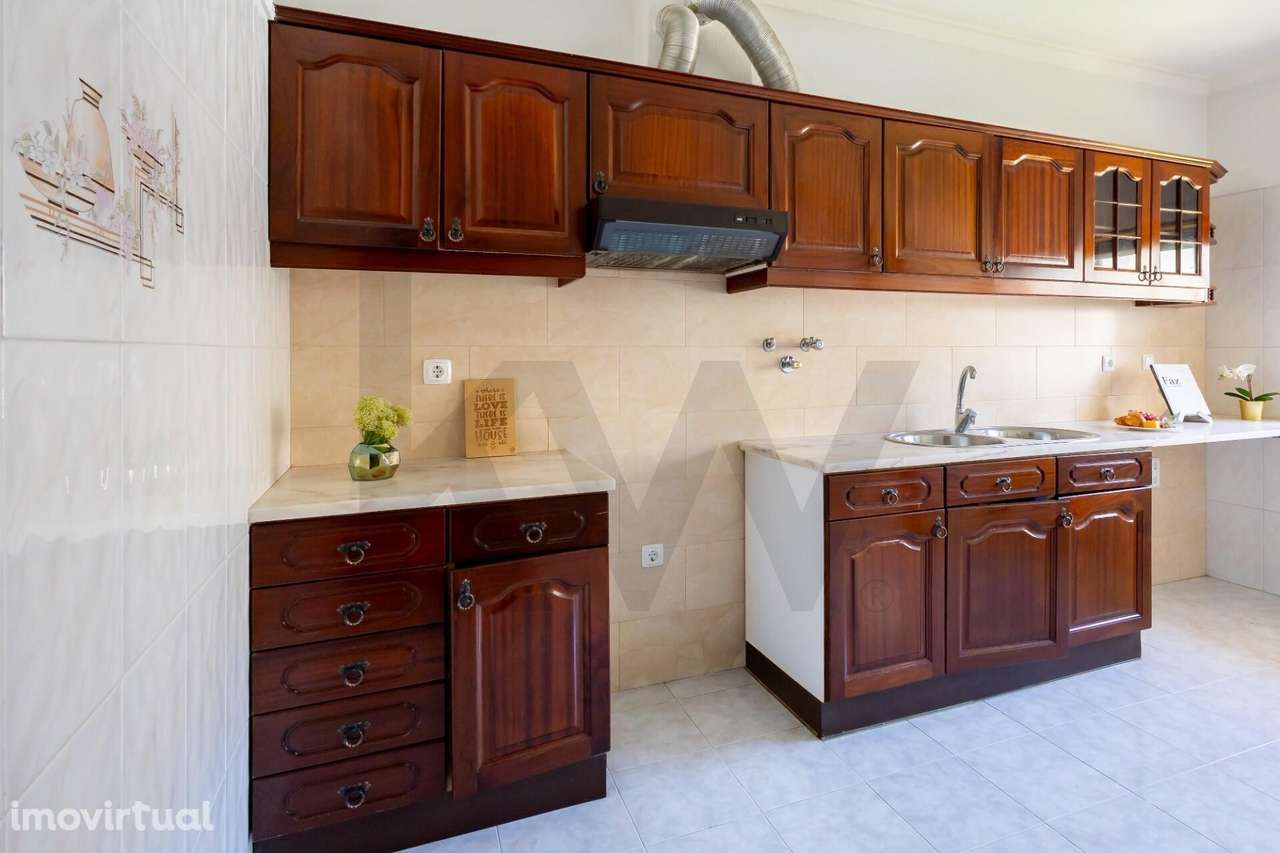 T2 +1 com áreas generosas no Pinhal Novo — espaço, funcionalidade e lo - Grande imagem: 2/20