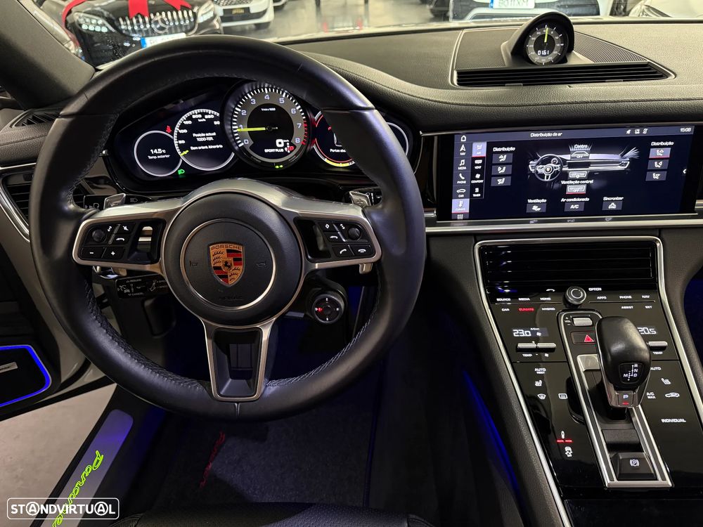 Porsche Panamera Sport Turismo 4 E-Hybrid Platinum Edition - 28