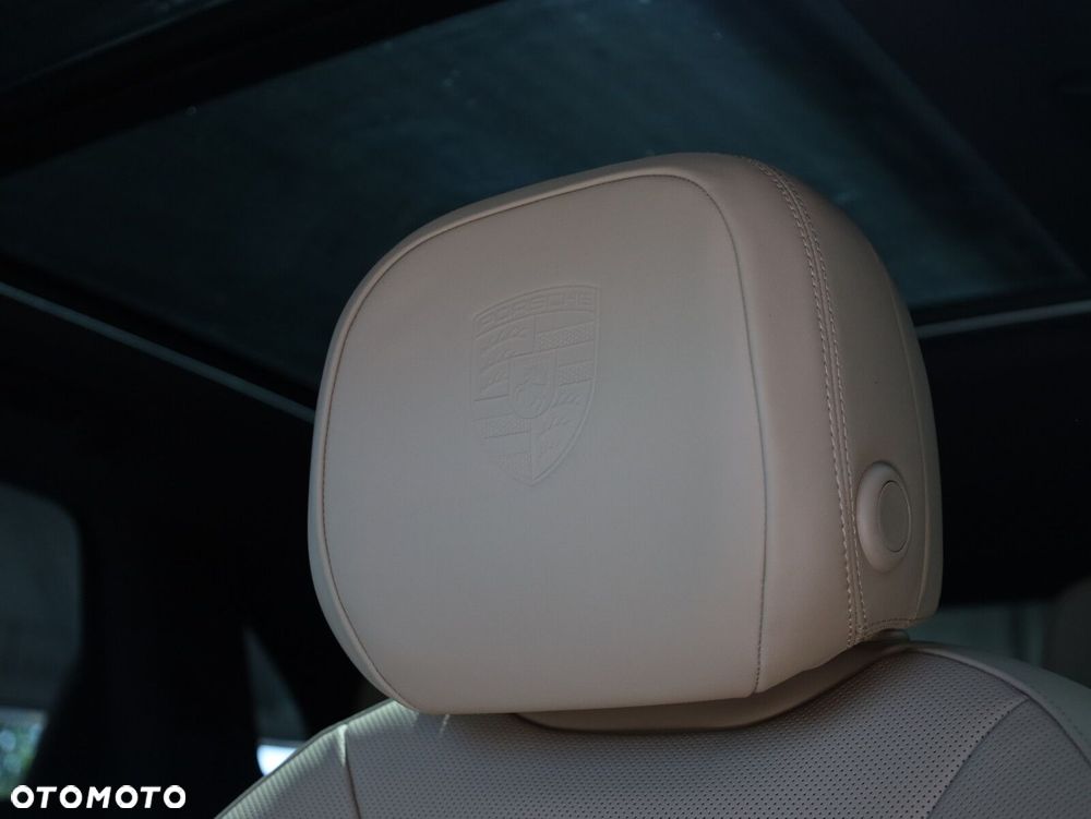Porsche Cayenne - 28