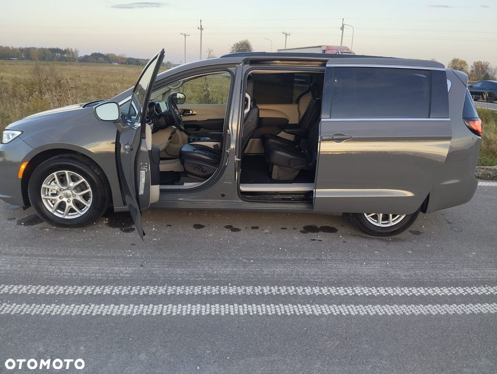 Chrysler Pacifica - 3